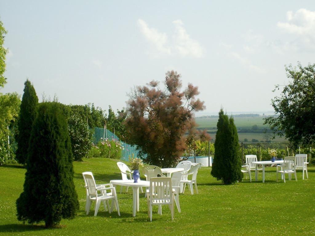 素特兹住宿加早餐旅馆 Fertőrákos 外观 照片