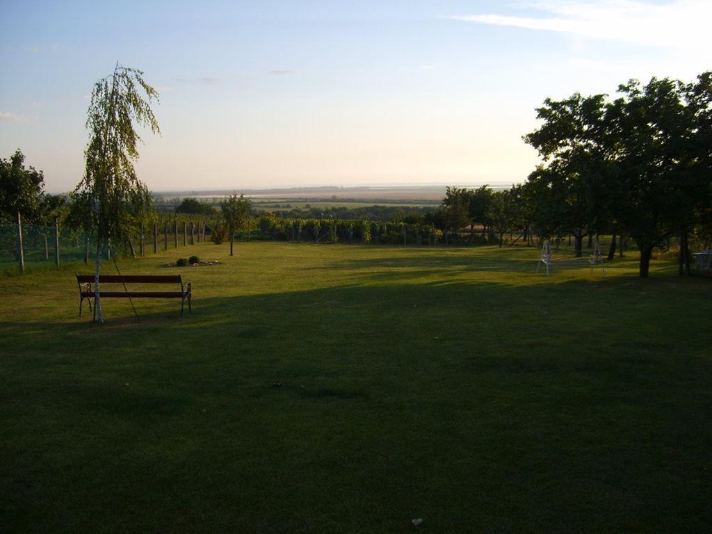 素特兹住宿加早餐旅馆 Fertőrákos 外观 照片