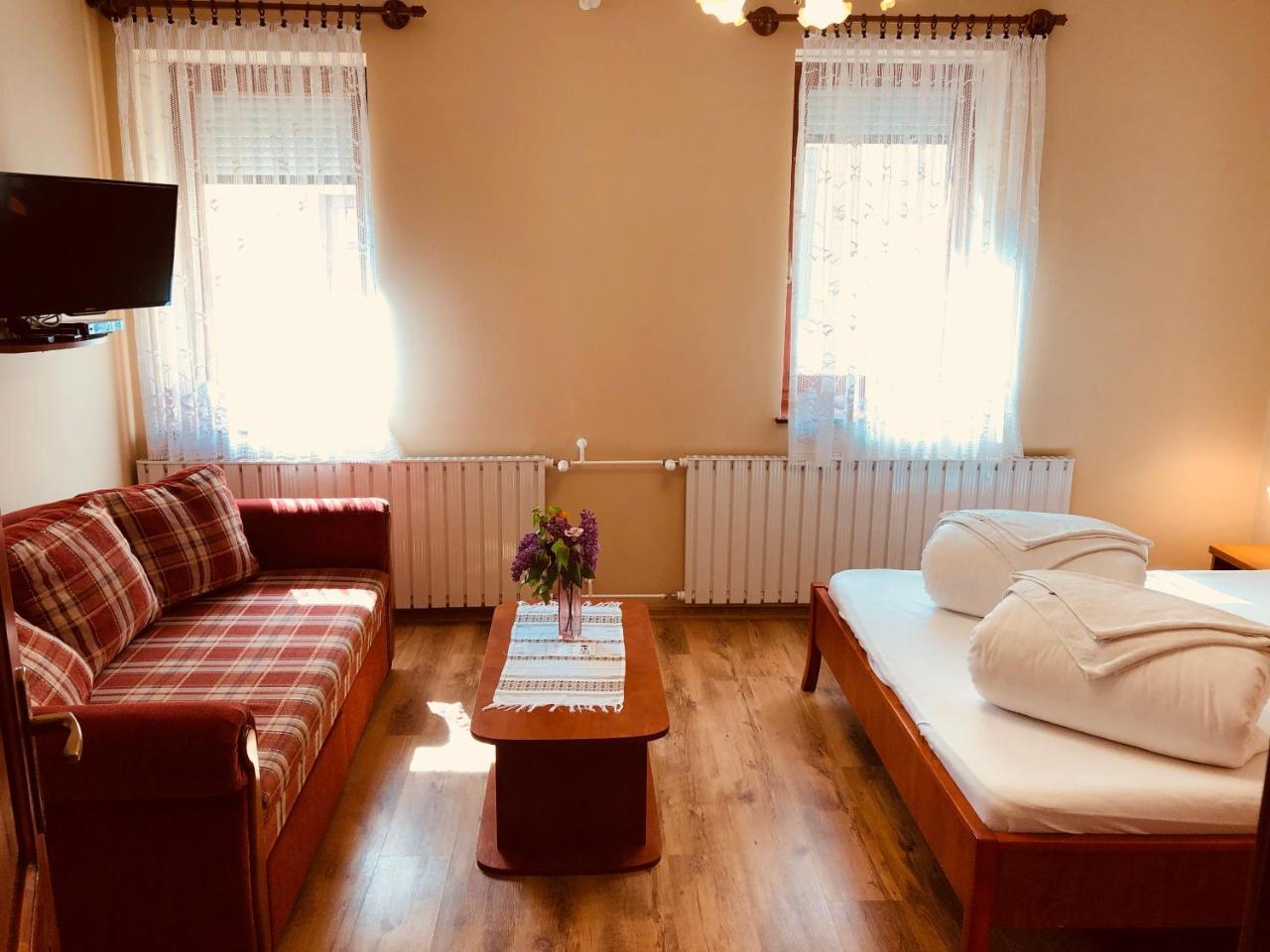 素特兹住宿加早餐旅馆 Fertőrákos 外观 照片
